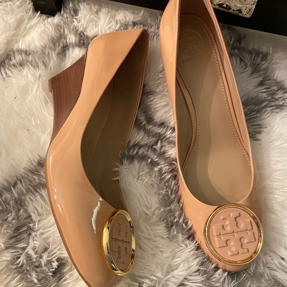 Tory Burch Shoes - 🎁NEW🎁TORY BURCH WEDGE PUMPS🎁